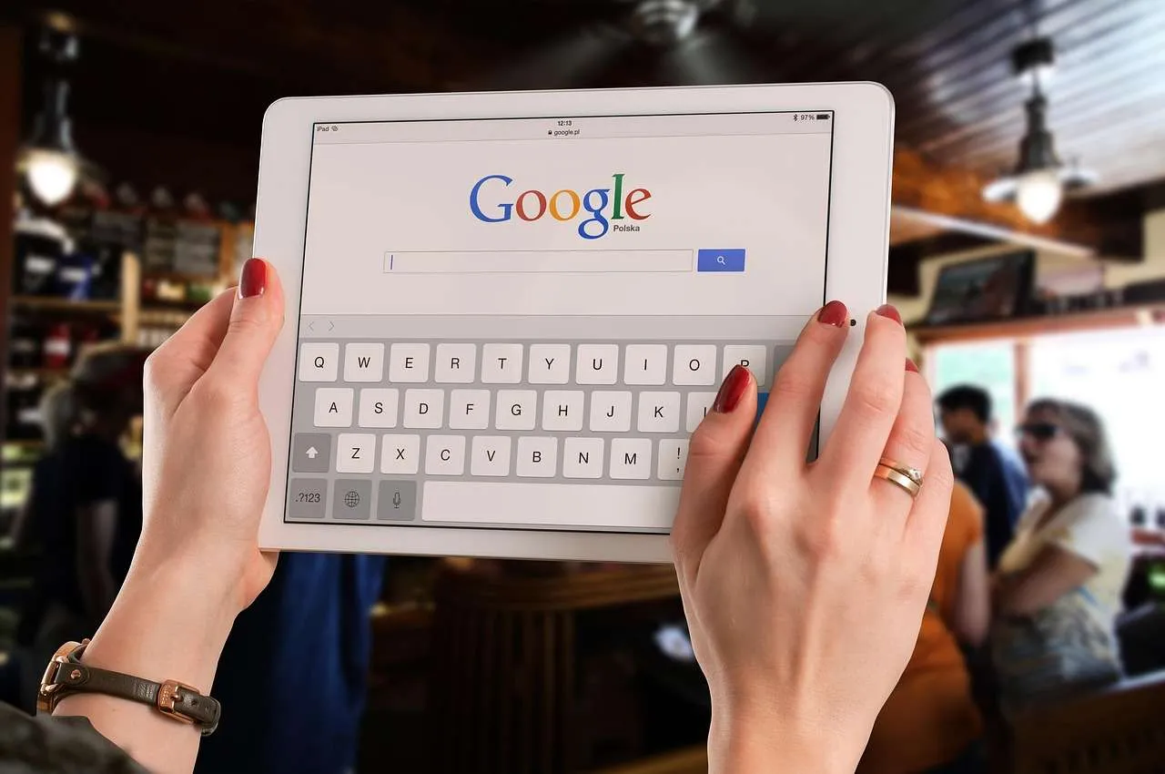 Google Farbwähler: So nutzt ihr das versteckte Farbtool direkt in der Suche