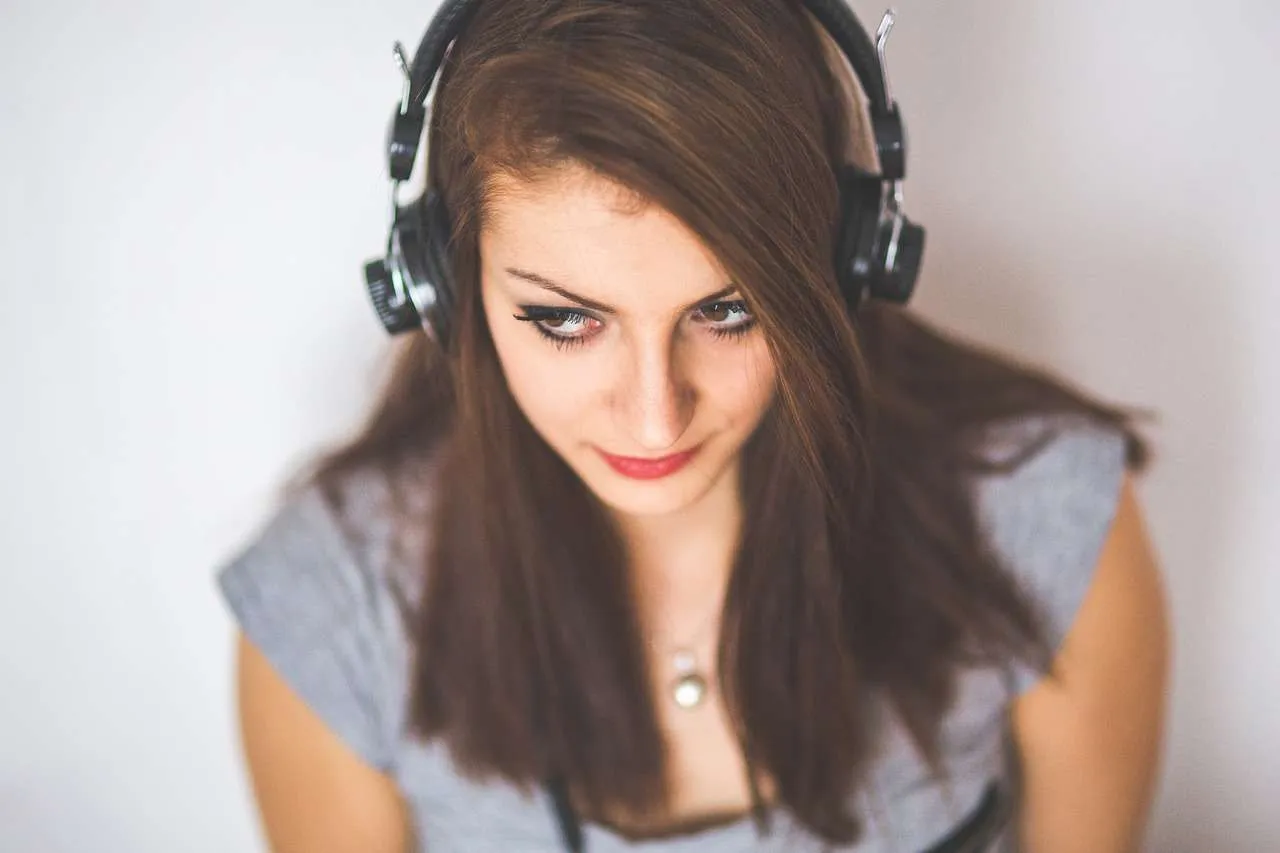 Wie man gute Bluetooth-Kopfhörer auswählt: Worauf sollte man achten?